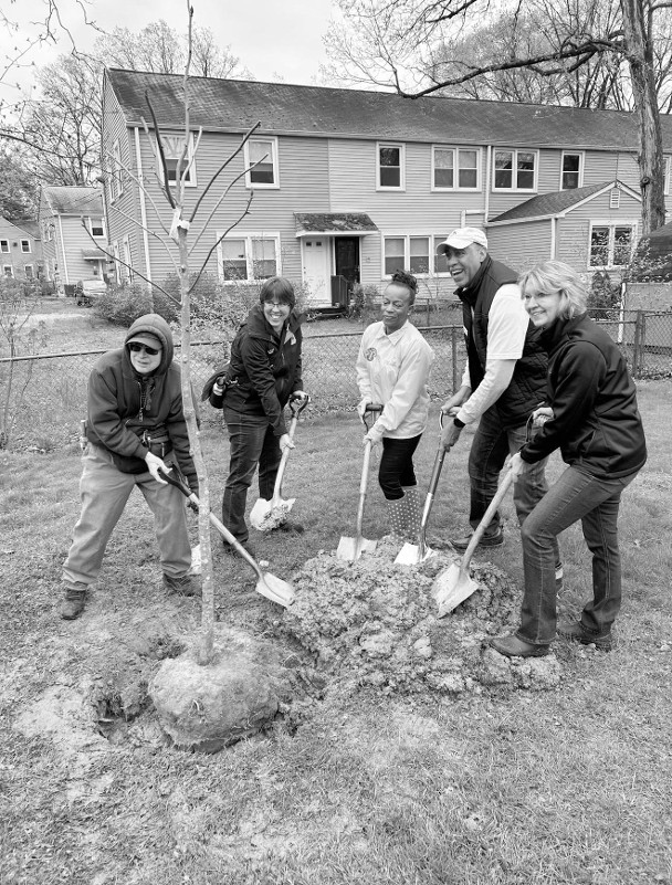 Photo Courtesy Psi Epsilon Omega Chapter PEO First Vice President Marsha A. Mims-Word plants trees with Greenbelt, MD Mayor Emmett V. Jordan and members of the Greenbelt city council. Photo Courtesy Psi Epsilon Omega Chapter PEO First Vice President Marsha A. Mims-Word plants trees with Greenbelt, MD Mayor Emmett V. Jordan and members of the Greenbelt city council.