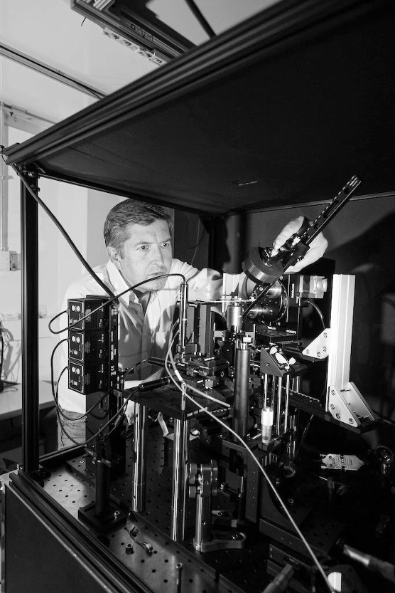Quantum physicist Ronald Walsworth is one of the key scientists racing to turn Gov. Wes Moore’s vision of making Maryland the world's quantum capital into a reality. Here he is working on a quantum sensing apparatus in a lab at the Quantum Technology Center, which is housed at the University of Maryland's E.A. Fernandez IDEA Factory. Quantum physicist Ronald Walsworth is one of the key scientists racing to turn Gov. Wes Moore’s vision of making Maryland the world's quantum capital into a reality. Here he is working on a quantum sensing apparatus in a lab at the Quantum Technology Center, which is housed at the University of Maryland's E.A. Fernandez IDEA Factory.